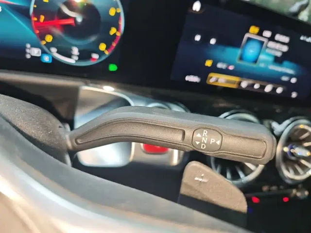 Mercedes-Benz Mercedes-Benz GLB 2021 GLB 200 Dynamic — Фото автомобиля 6