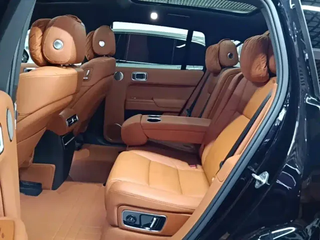 Li Auto L7 — Фото автомобиля 16