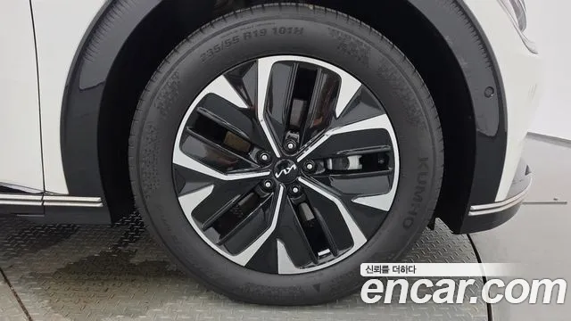 Kia EV6 — Фото автомобиля 17