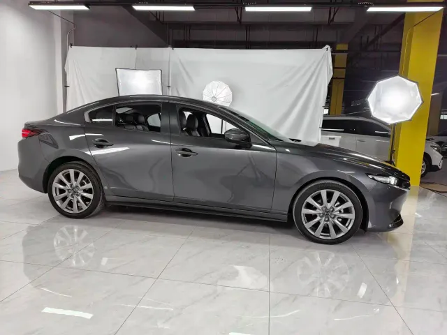Mazda Axela — Фото автомобиля 5