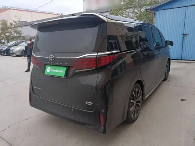 Toyota Alphard — Фото автомобиля 6