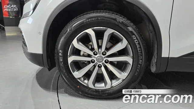 Renault-KoreaSamsung QM6 Новый QM6 2.0 LPe LE Signature 2WD — Фото автомобиля 4