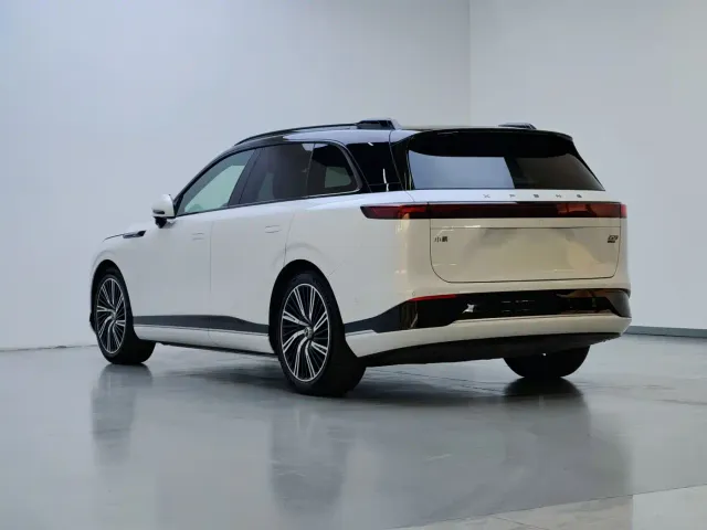 Xpeng G9 — Фото автомобиля 8