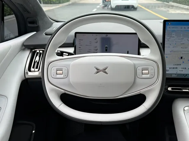 Xpeng P7+ — Фото автомобиля 19