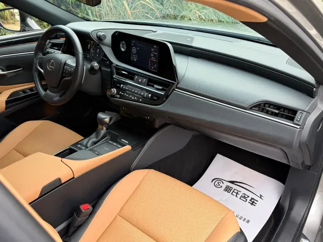 Lexus ES — Фото автомобиля 9