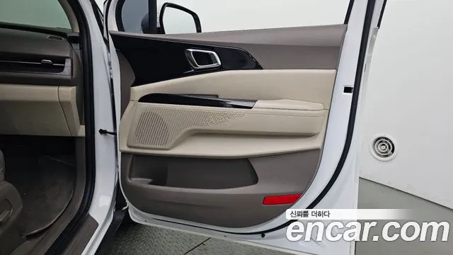 Kia Carnival — Фото автомобиля 14