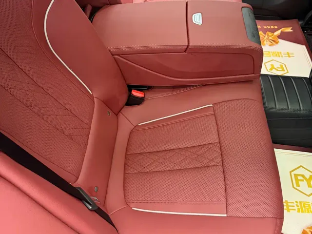 BMW 5 Series — Фото автомобиля 10