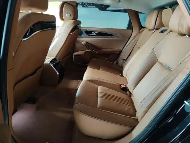 Hongqi H9 — Фото автомобиля 16