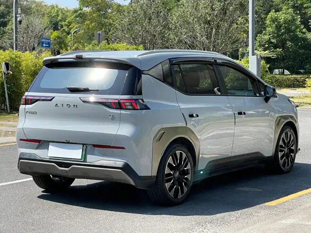 GAC Aion Y — Фото автомобиля 23