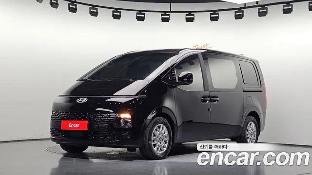 Фотография автомобиля — Hyundai Staria