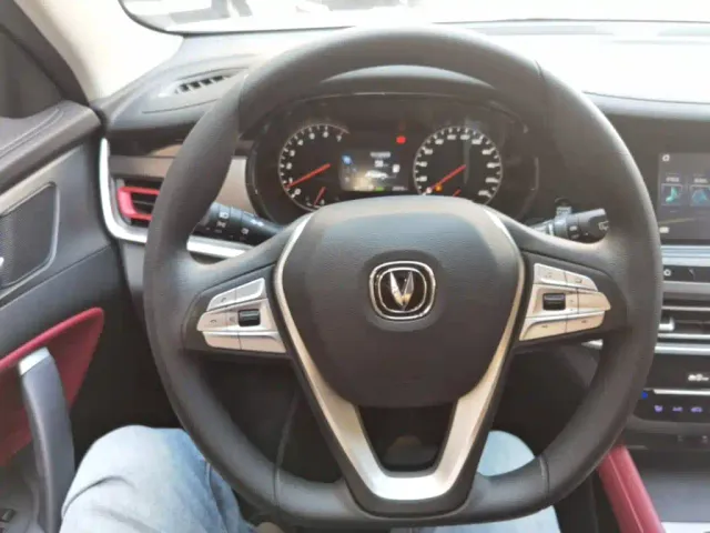 Changan CS35 Plus — Фото автомобиля 10