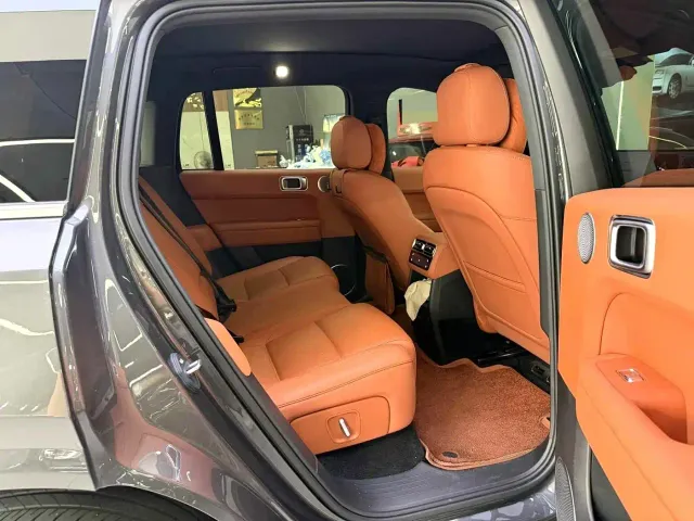 Li Auto L6 — Фото автомобиля 7