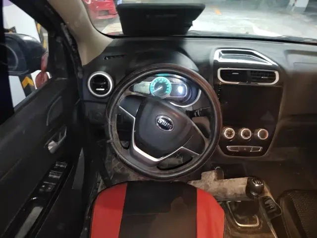 SWM Motor SWM X2 — Фото автомобиля 6