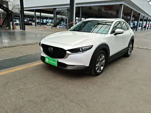 Фотография автомобиля — Mazda CX-30