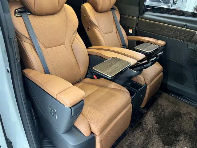 Toyota Vellfire — Фото автомобиля 13