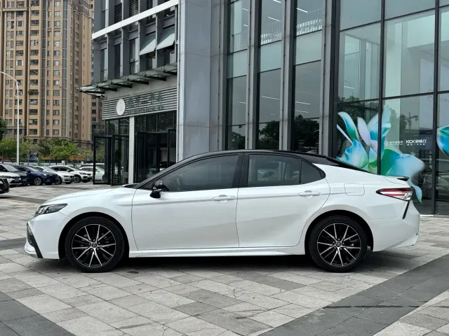 Toyota Camry — Фото автомобиля 3