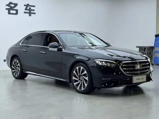 Mercedes-Benz E-Class — Фото автомобиля 5