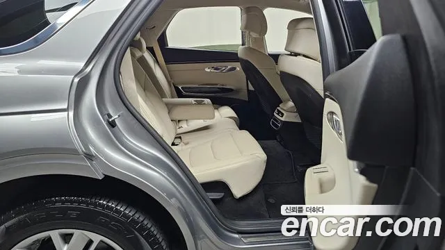 Genesis GV70 — Фото автомобиля 12