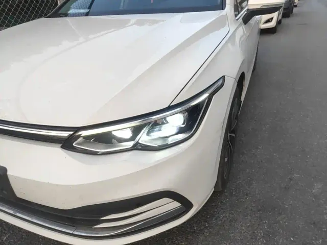 Volkswagen Golf — Фото автомобиля 23