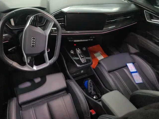 Audi Q4 e-tron — Фото автомобиля 16