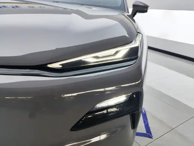 Geely Galaxy Xingyao 8 — Фото автомобиля 5