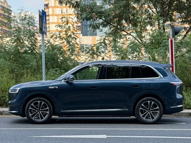 Aito M7 — Фото автомобиля 2