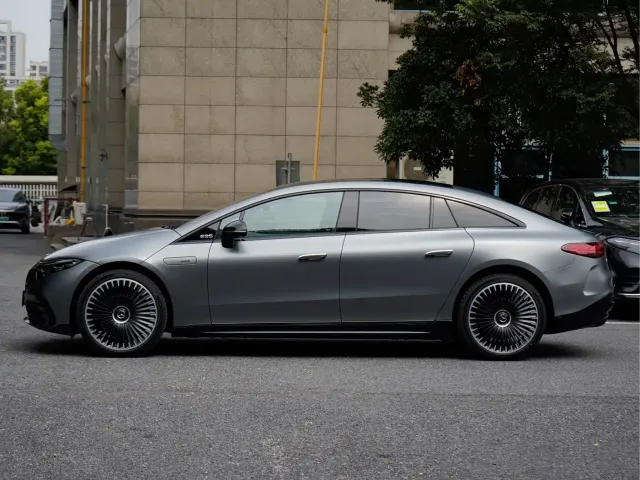 Mercedes-Benz EQS AMG — Фото автомобиля 3