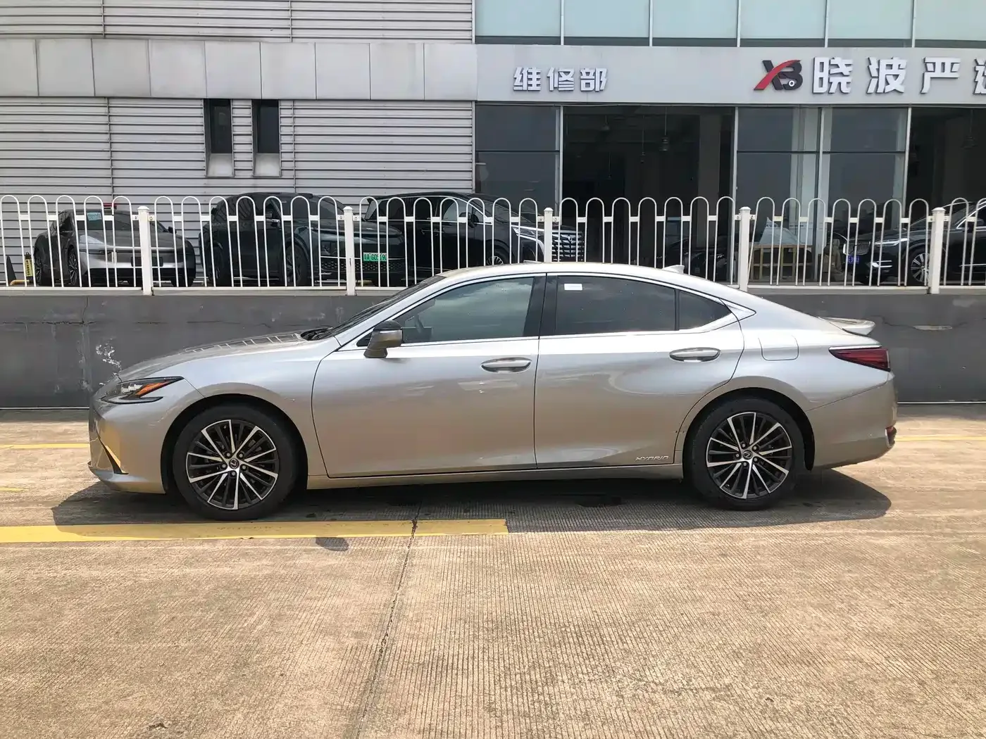 Lexus Lexus ES 2021 300h Luxury Edition — Фото автомобиля 8