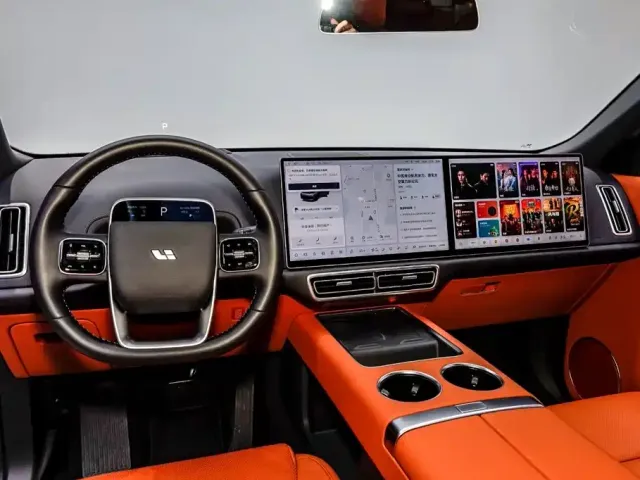 Li Auto L8 — Фото автомобиля 21