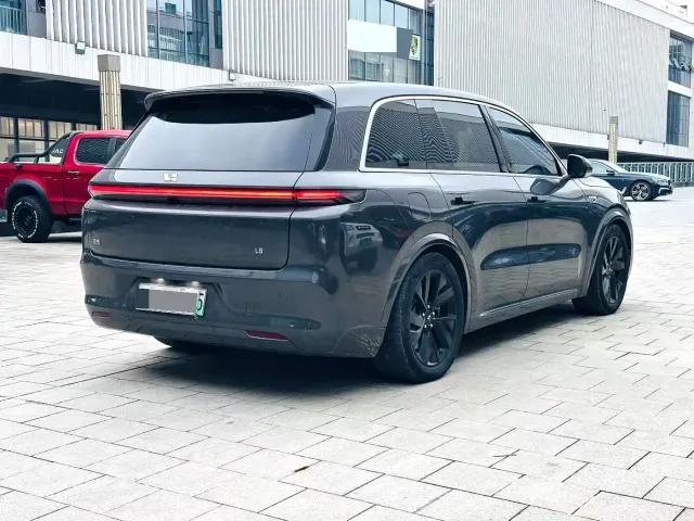 Li Auto L8 — Фото автомобиля 9