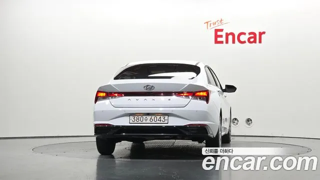 Hyundai AVANTE Avante (CN7) — Фото автомобиля 4