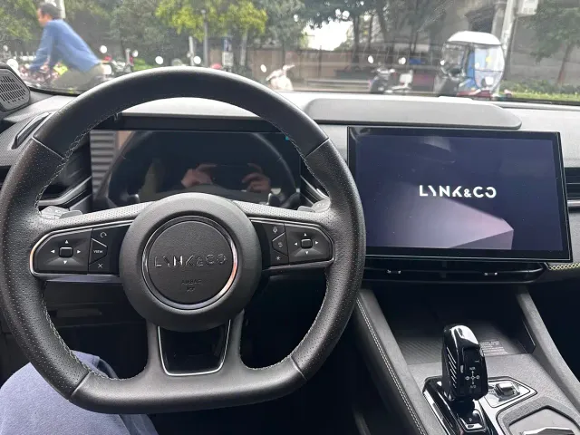 Lynk & Co 03 — Фото автомобиля 7