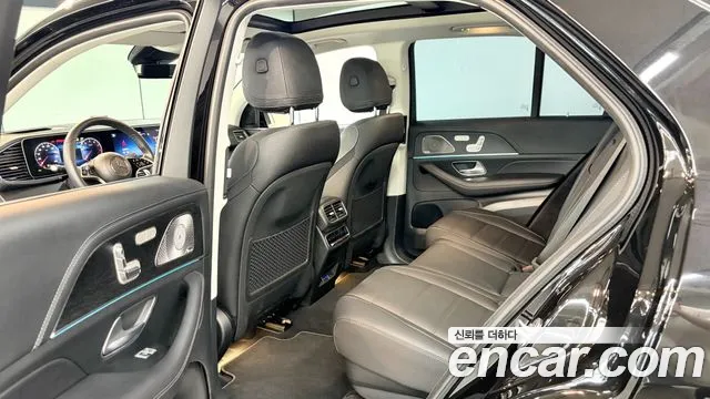 Mercedes-Benz GLE-Class — Фото автомобиля 12
