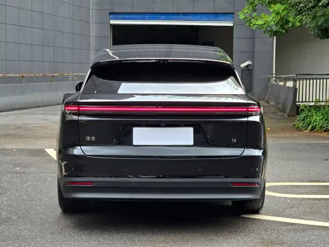 Li Auto i6 — Фото автомобиля 15