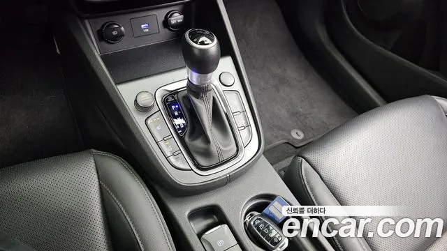 Hyundai Kona Новый Kona Бензин 1.6 турбо 2WD — Фото автомобиля 9