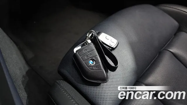 BMW 8 Series G15 — Фото автомобиля 27