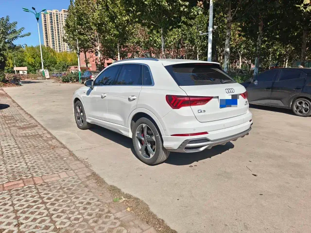 Audi Q3 — Фото автомобиля 10