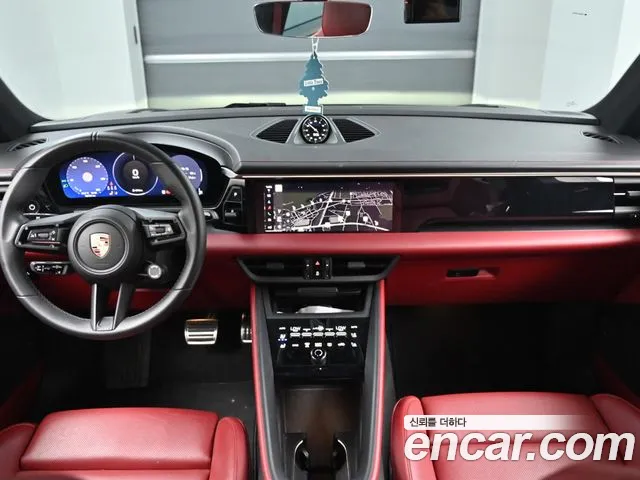 Porsche Macan Electric — Фото автомобиля 7