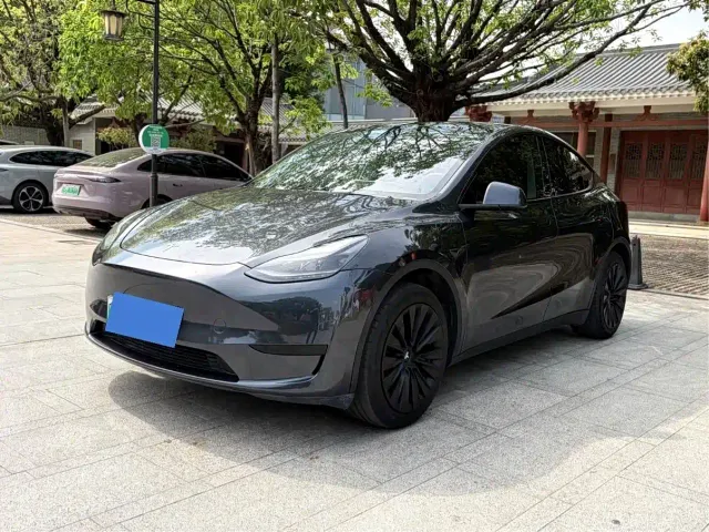 Фотография автомобиля — Tesla Model Y
