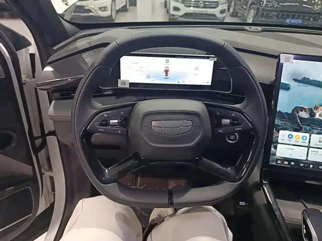 Geely Boyue — Фото автомобиля 10