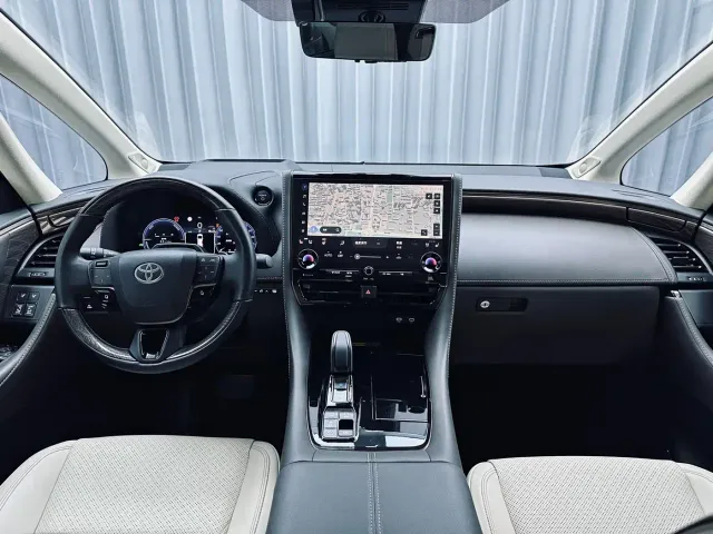 Toyota Alphard — Фото автомобиля 12