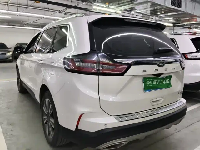 Ford Edge — Фото автомобиля 4