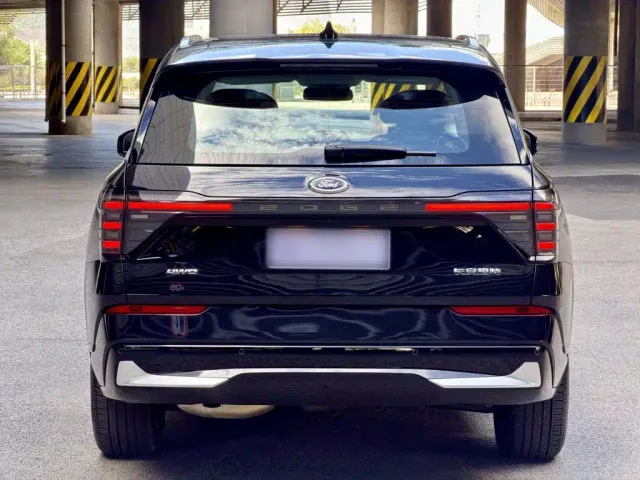 Ford Edge — Фото автомобиля 10