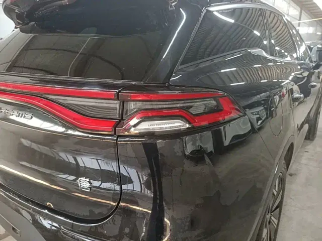 BYD Tang — Фото автомобиля 7