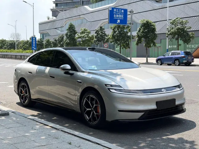 Changan Qiyuan A06 — Фото автомобиля 3