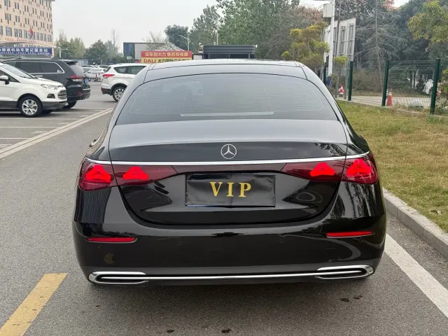 Mercedes-Benz E-Class — Фото автомобиля 13