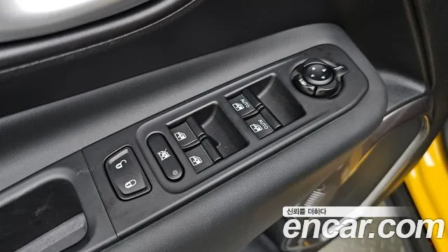 Jeep Renegade — Фото автомобиля 26