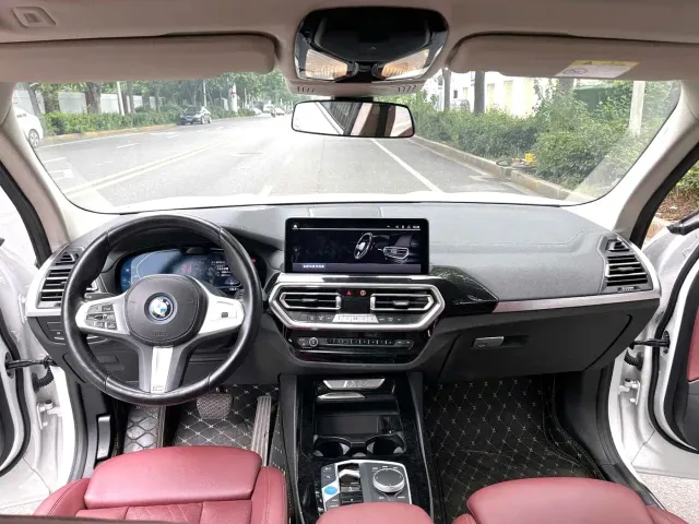 BMW iX3 — Фото автомобиля 15
