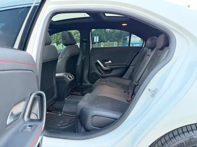 Mercedes-Benz A-Class — Фото автомобиля 16