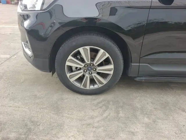 Ford Edge — Фото автомобиля 22
